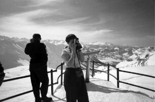 Oberstdorf: Nebelhorn; Knipsendes Mädchen