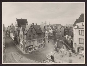Weinbergstraße mit Blick auf den Wall und Wallgraben. Detmold