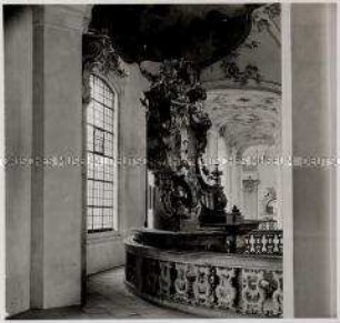 Bad Staffelstein, Basilika Vierzehnheiligen (Wallfahrtskirche), Nördliche Empore (Umgang) und Altarbekrönung