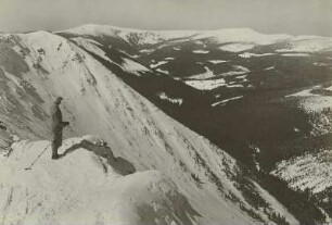 Riesengebirge. Blick vom Ziegenrücken über den Weißwassergrund nach Nordwesten auf die Große Sturmhaube (1424 m)