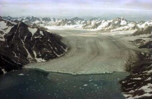 Kulusuk: Flug über die Küstenfjorde und Gletscher, Gletscherzungen von oben