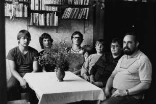 Familie K. im Wohnzimmer
