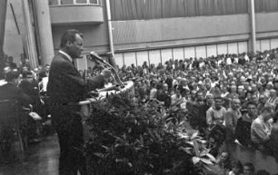 Freiburg: Stadthalle; Willy Brandt; spricht