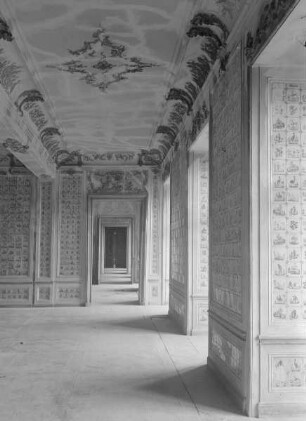 Ordinaires Tafelzimmer (gekachelter Saal), 1. Obergeschoss