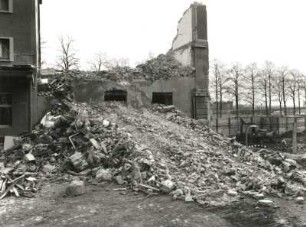 Dresden-Altstadt, Bernhard-von-Lindenau-Platz 1. Neubau Sächsischer Landtag. Mauerreste und Bauschutt nach Abriß des Anbaus am Wolf-Speicher