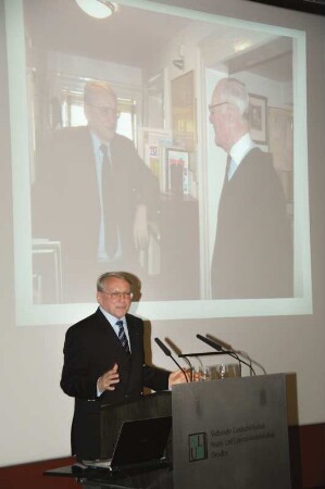 SLUB, Ausstellung "Die Kunst zu essen und zu genießen" : Feierliche Übergabe der Schenkung durch Walter Putz und Ausstellungseröffnung am 21. September 2007 im Vortragssaal. Ansprache des ehemaligen Generaldirektors der SLUB, Prof. Jürgen Hering