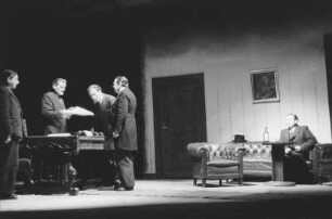 Theater am Schiffbauerdamm Berlin: "Der Fall Paul Eszterag"