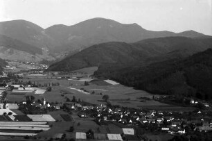 Grunern: Münstertaleingang mit Belchen und Grunern