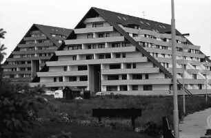 Freiburg; Tiengen: Hügelhäuser; Außenansichten