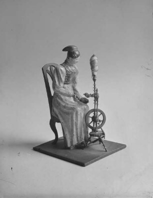 Spinnerin in Münchener Tracht