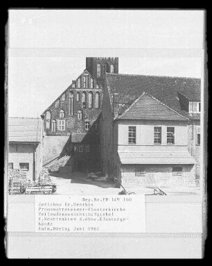 Westtrakt der ehemaligen Klostergebäude.