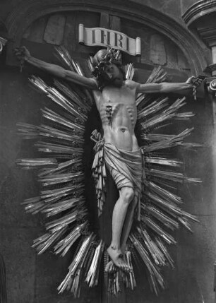 Kreuzigungsgruppe — Christus am Kreuz