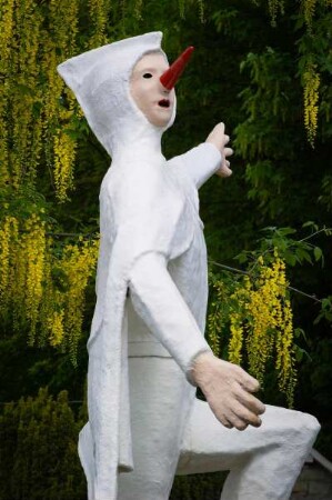 Belgien. Liege. Stavelot. Figur in einem Kreisverkehr