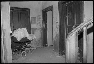 Hinterhof Tristesse, Berlin Schöneweide, Bild 3. SW-Foto, 1984 © Kurt Schwarz.