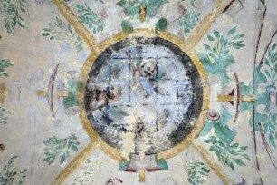 Renaissance-Deckenmalerei — Oculus mit Engeln