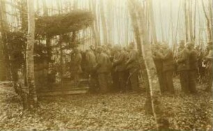 Kommunion im Waldgottesdienst, 100 Meter hinter dem Schützengraben, 8.2.1916