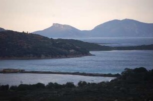 Insel Sardinien - Morgenstimmung : Morgenstimmung an der Ostküste bei San Teodoro, aufgenommen 2006 auf Sardinien
