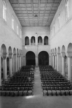 Quedlinburg. Stiftskirche St. Servatius, Blick durch das Mittelschiff zur Westwand