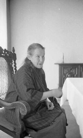 Besuch der Dichterin und Bildhauerin Ruth Schaumann in Karlsruhe.