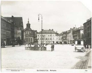 Marktplatz, Bayreuth: Ansicht mit Brunnen und Kirche