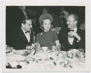 Der Earl of Warwick auch bekannt als Michael Brooke (links) und Marlene Dietrich (Los Angeles, zirka 1937 - 1940) (Archivtitel)