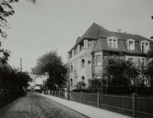 Dresden-Weißer Hirsch, Plattleite 62. Villa "Zu den Linden" (um 1905). Straßenansicht