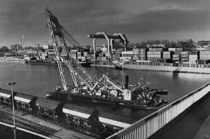 Archivfotografie "staedte_mannheim_haefen_industrie_2932m"