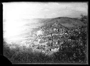 Blick aus Richtung Wartturm auf Wertheim mit Burg, Mainspitze, alte Mainbrücke bis Hofhaltung
