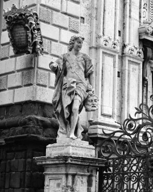 Zehnteiliger alttestamentarischer Skulpturenzyklus — David mit dem Haupt Goliaths