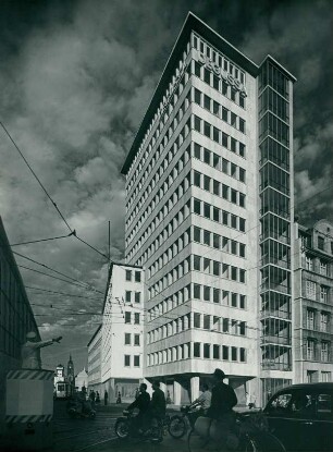 Degussa-Hochhaus und Mainbau, 1952-1953