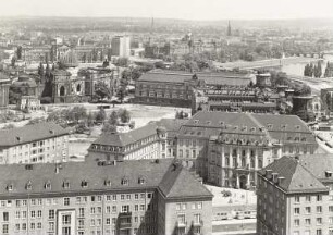 Dresden. Blick vom Rathausturm nach Nordosten über die Wohnblöcke an der Ernst-Thälmann-Straße und das Landhaus zum Albertinum