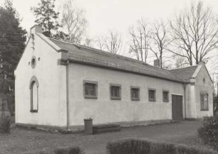 Mittweida, Friedhofskapelle : Mittweida, Friedhofskapelle, Alter Friedhof, um 1885, Giebel-und Traufseite