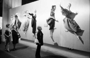 Basel: Création, Wanddekorationen, Puppen