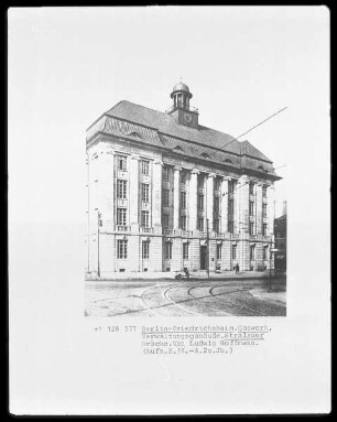 Verwaltungsgebäude