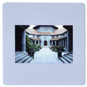 Berlin, Krematorium Wedding : Innenhof