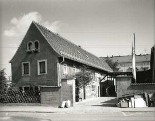 Radebeul, Altkötzschenbroda 17. Ehemaliger Dreiseithof. Wohnstallhaus (Bezeichnet 1805)