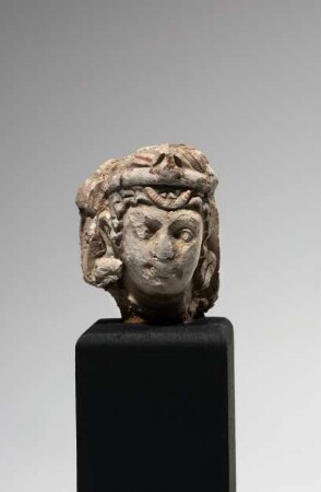 Kleiner Kopf eines Bodhisattva mit Haarreif