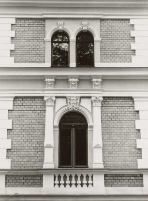 Markneukirchen (Vogtlandkreis), Wohnhaus (um 1890), Gartenstraße 9, Fenster 1. und 2. Obergeschoss