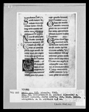 Missale aus Saint-Martin in Tours — Schriftseite mit Initialen, Folio 17