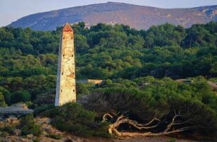 Spanien. Mallorca. Alcudia. Obelisk im Abendlicht