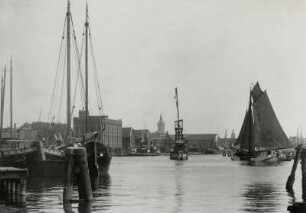 Königsberg, Hafen : Königsberg (Kaliningrad/Russland). Pregelhafen mit Segelschiffen