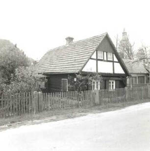 Daubitz (Rietschen-Daubitz), Dorfstraße 34. Blockhaus (1870). Straßenansicht