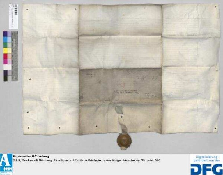Wolffganng Vollprecht, Prior, Martinus Glaser, Prediger, Georgius Petz, Karolus Ross, Johann Newpaur, Johann Dorfs der Ältere, Johann Schewhenpflug, Johann Weyss, Petrus Hiller, Sigismundus Haug, Johann Rechberger, Alexannder Biberger, Johann Dorß der Jüngere, Johann Pfister, Georgius Wagner, Anndreas Müll, Egidius Peyhel, Anthonius Haller, Cunradus Klinger, Hanns Wickler und Claus Waid, Konventsbruder des Augustinerklosters zu Nürnberg, für sich und Connrat Hess, Daniel Dalwirt und Johann Hofman, Prediger zu Schwabach, übergeben an Niclas Grolannd, Leo Schurstab, Lienhart Tucher und Georg Ketzel als derzeitige Pfleger und Einnehmer des großen Almosens oder gemeinen Kastens armer Leute in Nürnberg die Klostergebäude samt allen Einkünften und Kleinoden. - Siegler: das Stadtgericht.