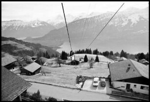 Niederhorn: Sesselbahnfahrt, vor der Talstation