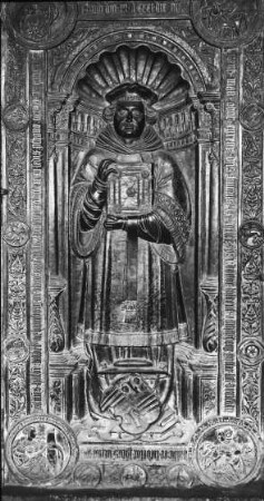 Hildesheim, Dom St. Maria, Nordquerhaus, Grabplatte für Dompropst Levin von Veltheim; Levin von Veltheim (gest. 1531); Cord Mente