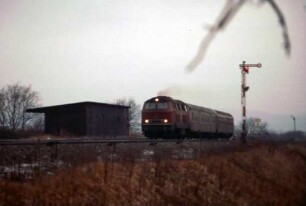 Eschenau Lok 215 098 E Bnb-Wagen Bahnsteig Empfangsgebäude