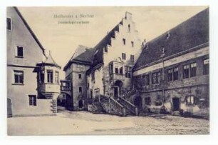 "Deutschordenshaus" - kleiner Deutschhof mit Freitreppe, Staffelgiebelhaus und Komturwappen-Erker