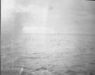 Blick vom Schiff auf offene See