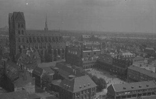 Lübeck: Blick vom Turm der Petrikirche auf Marienkirche, Panorama