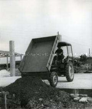 Geräteträger RS 09/124 mit Metall-Ladepritsche KA 1
